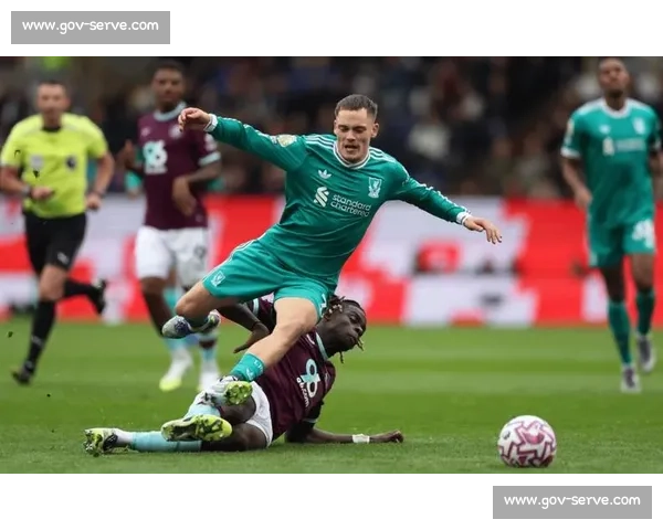 欧冠历史经典决赛全景回顾与传奇豪门巅峰对决深度盘点荣耀瞬间 - 副本 - 副本 (2)