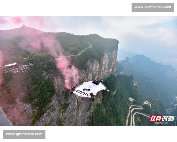 极限挑战天空之巅翼装飞行争霸赛风云纪实全球高手云集激战苍穹盛 - 副本 - 副本