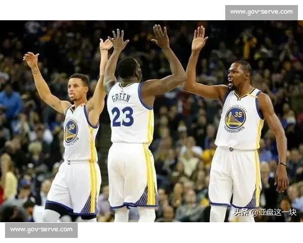 篮球比赛在线平台：实时数据分析与互动观看体验革新 - 副本 - 副本 (2)